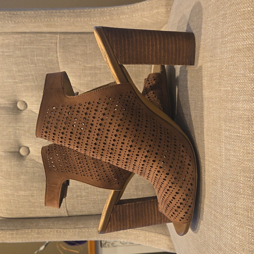 Vince Camuto Selda Open Toe Block Heel Bootie Siz… - image 3